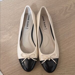 Anne Klein Cream and Black Loafers